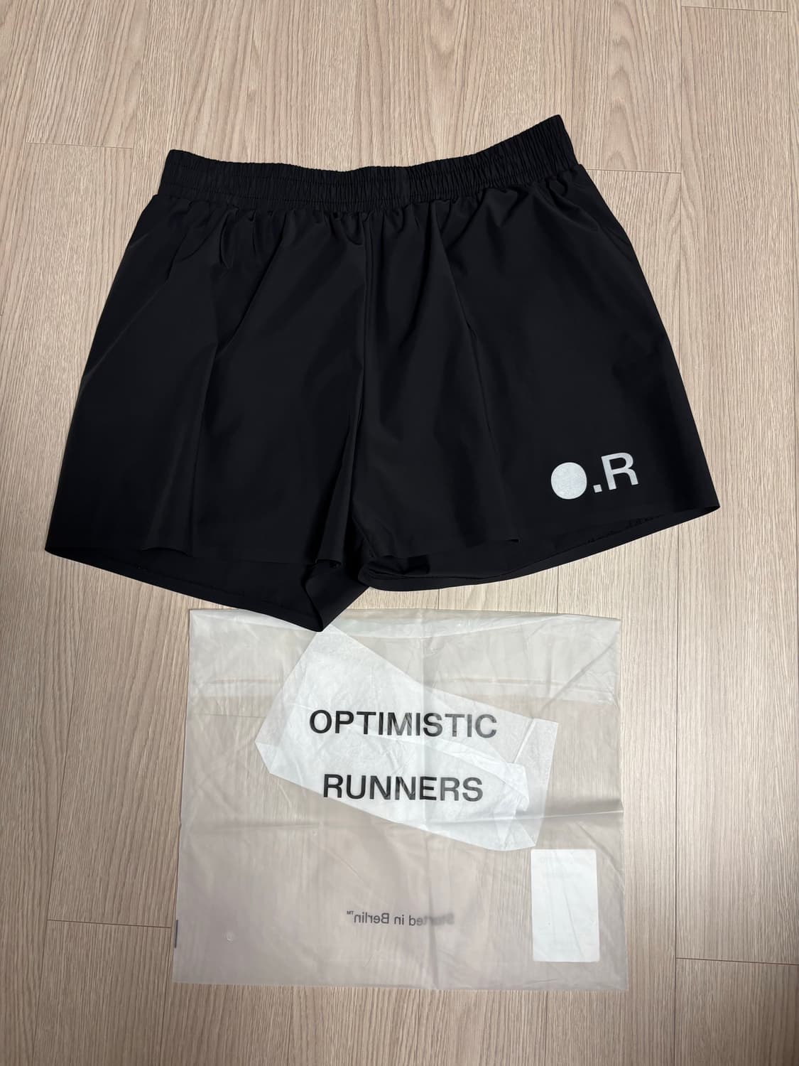 옵티미스틱러너스 매트 나일론 쇼츠 블랙  상품이미지1