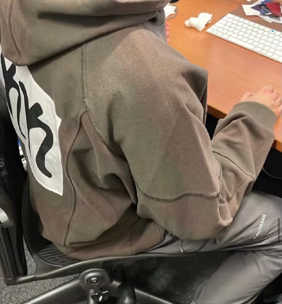 키코코스타디노브 후드티 44사이즈 상품이미지3