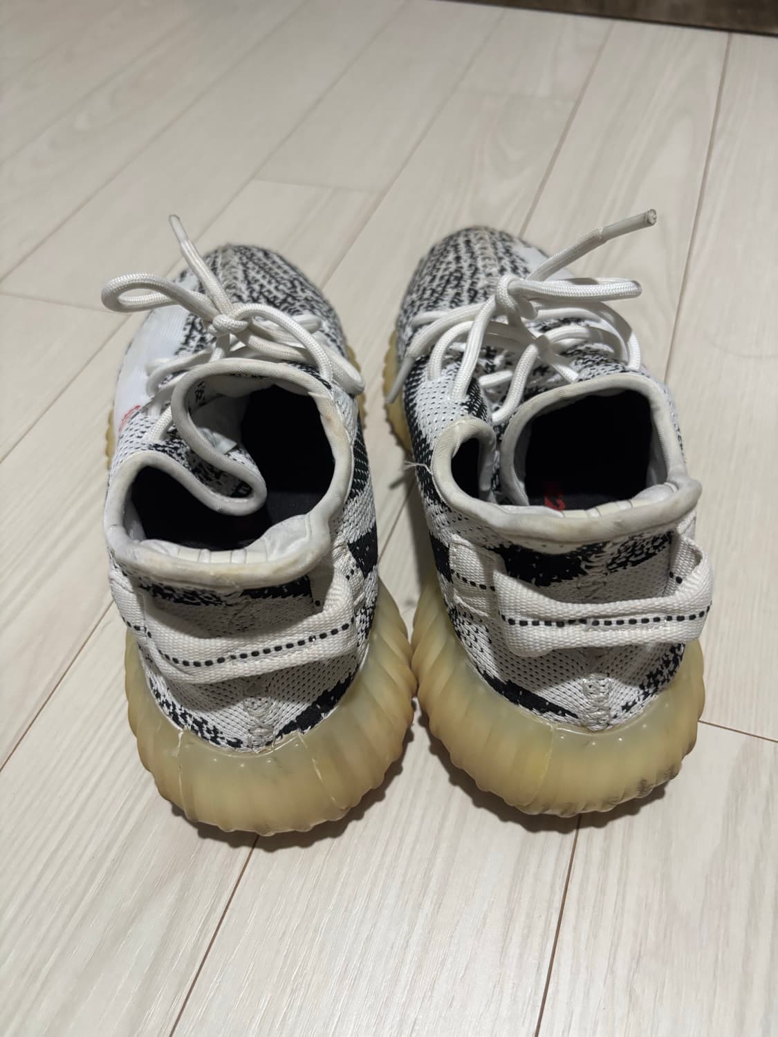 이지부스트 350 V2 지브라 상품이미지2