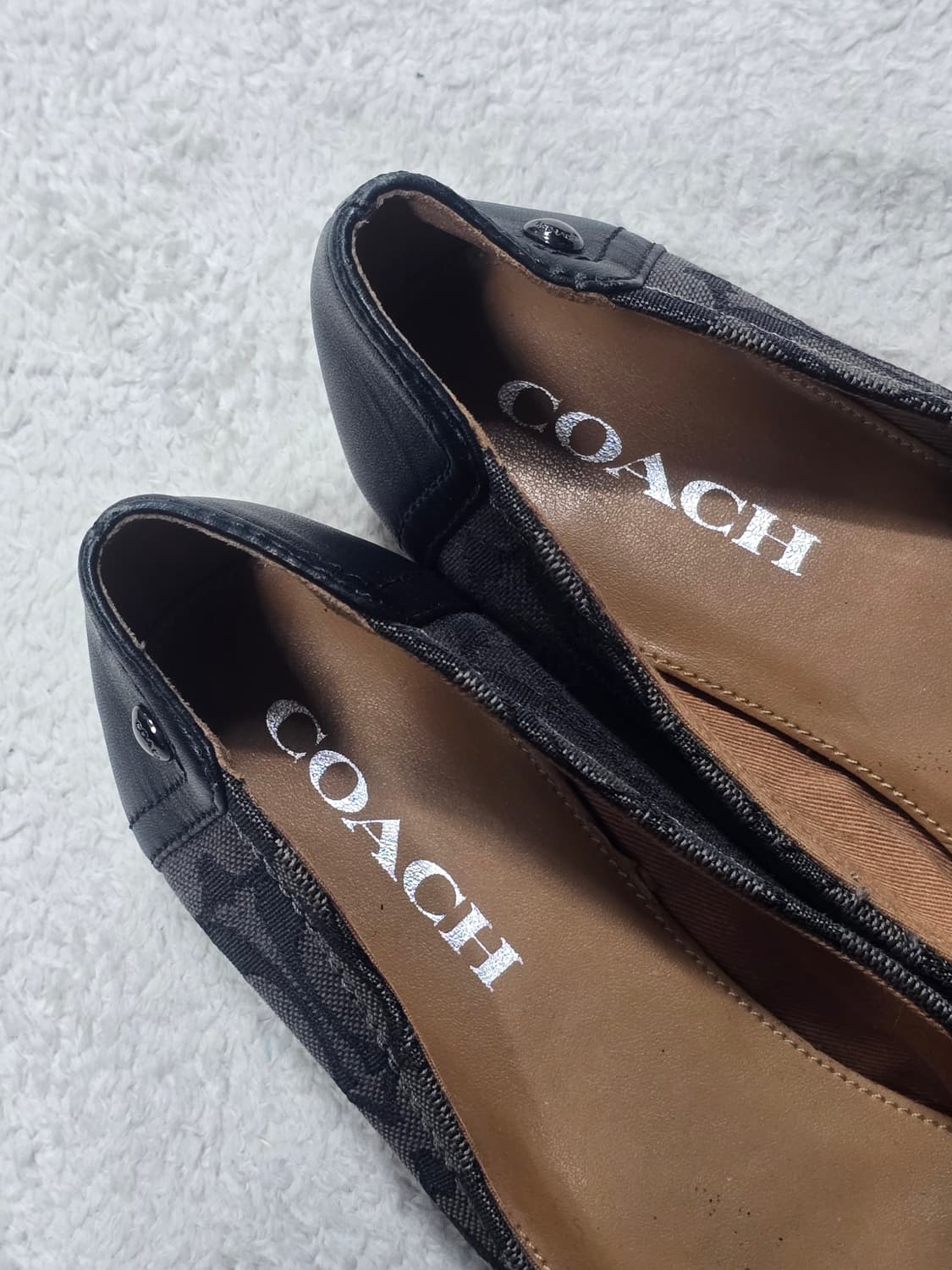 코치 시그니처 금속장식 슬립온 235 상품이미지4