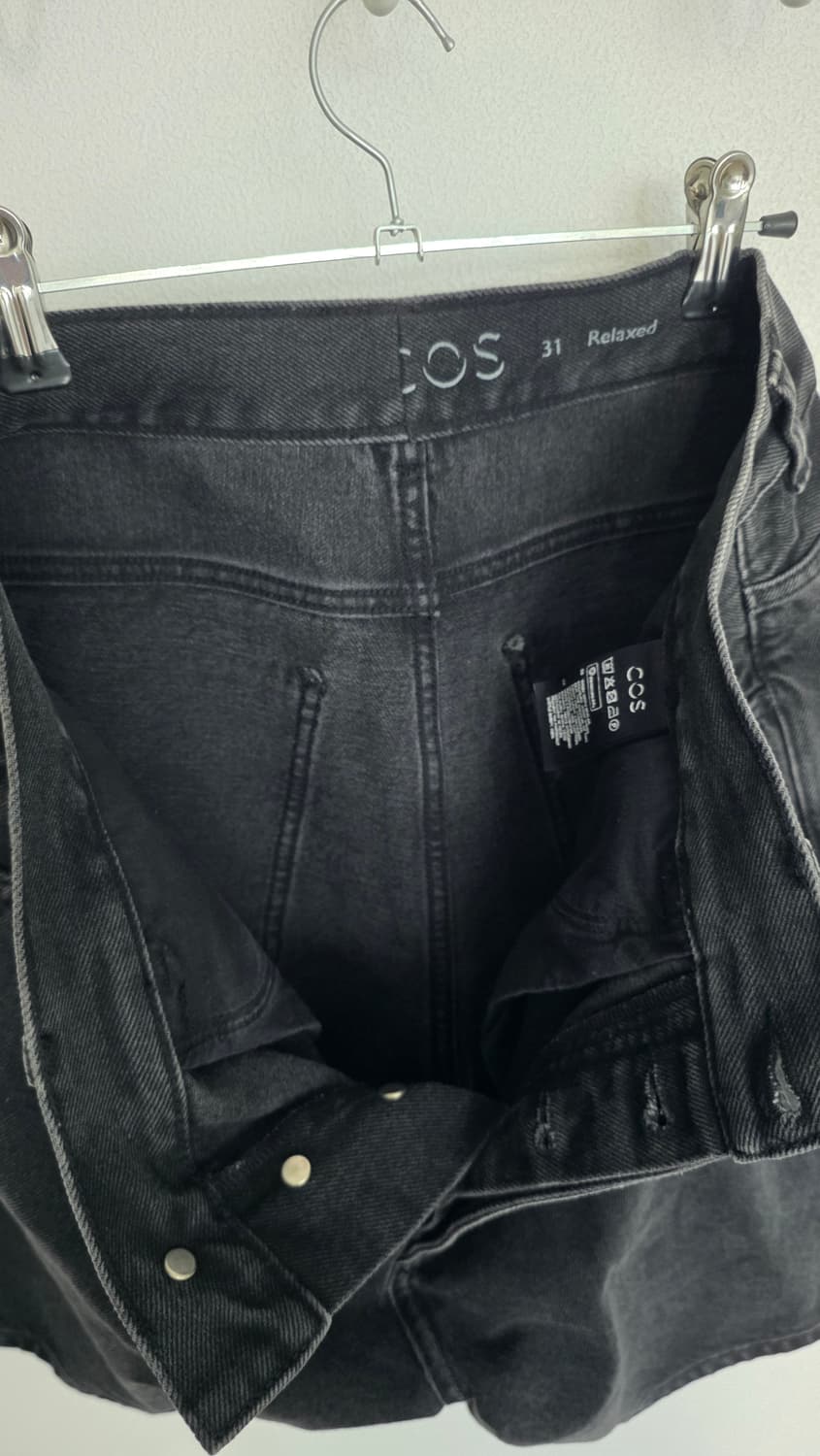 새제품/COS 릴렉스드 핏 블랙 데님 반바지 31 상품이미지6
