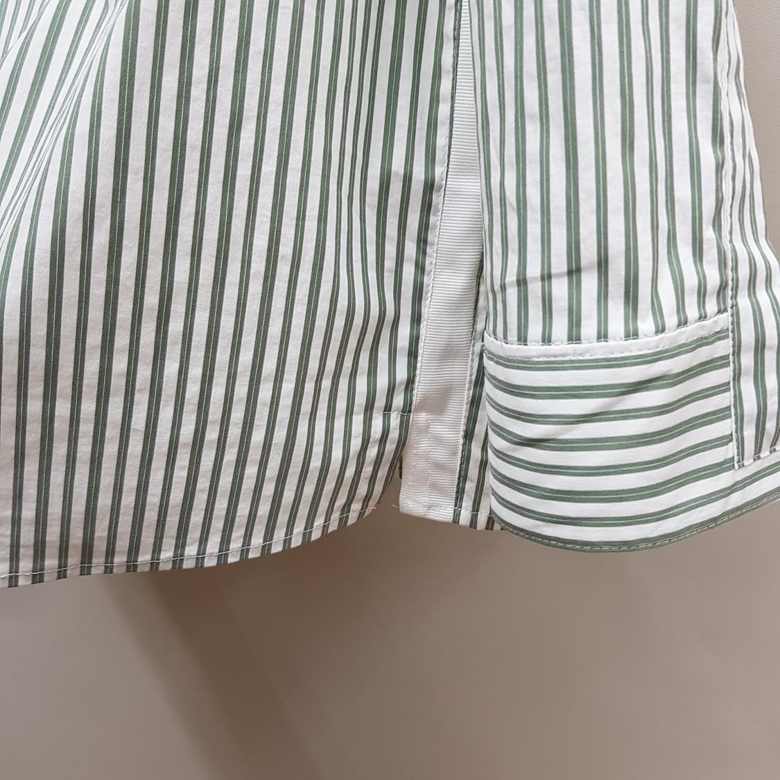 한섬 시스템 2023 그린 스트라이프 코튼 셔츠 100사이즈 상품이미지4