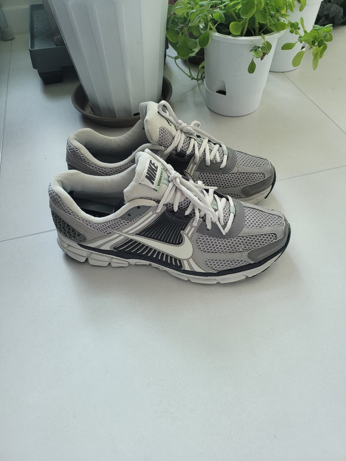 🏷️👟 [W285] 나이키 줌 보메로 5 '코블스톤'  상품이미지3