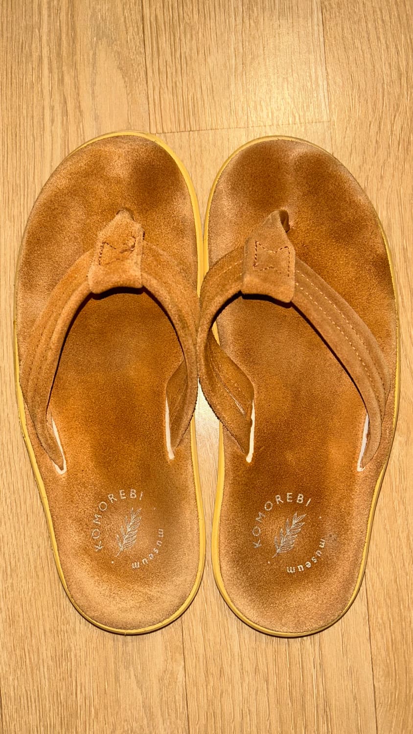 코모레비뮤지엄 스웨이드 쪼리 브라운 240~245 상품이미지1