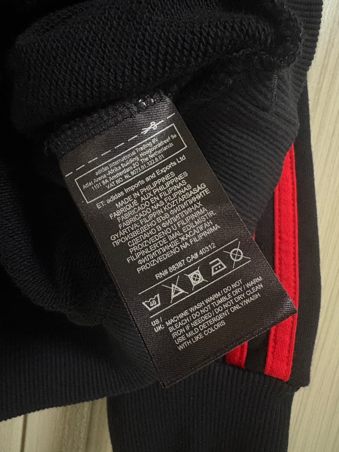 아디다스 X 고샤 루브친스키 17FW 스웻 셋업 상품이미지3