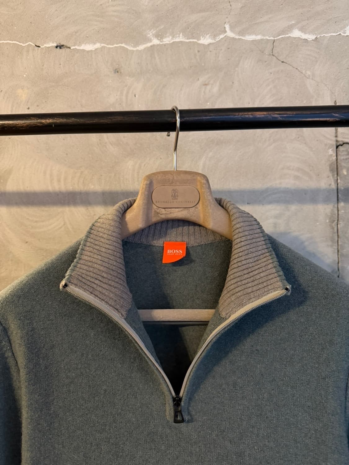 휴고보스 오렌지라벨 램스울 짚업니트 상품이미지2