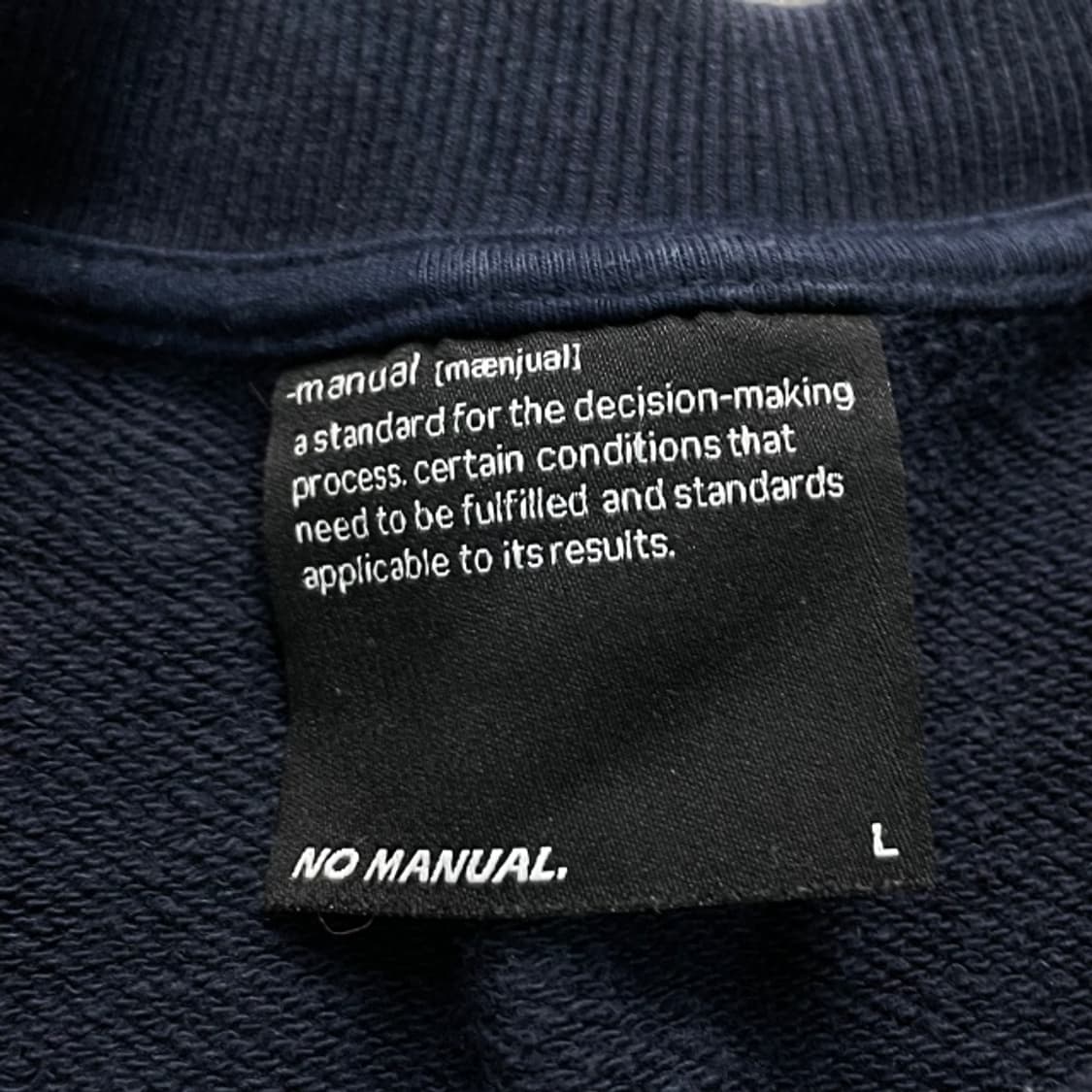 100 노매뉴얼 맨투맨 상품이미지3