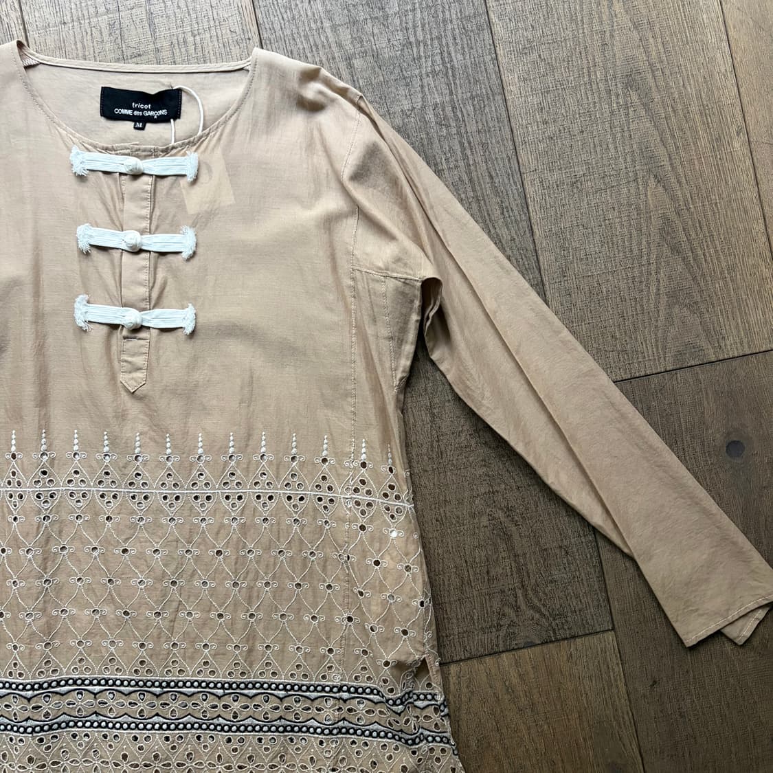 Punching Ethnic Closing Detail Blouse 상품이미지6