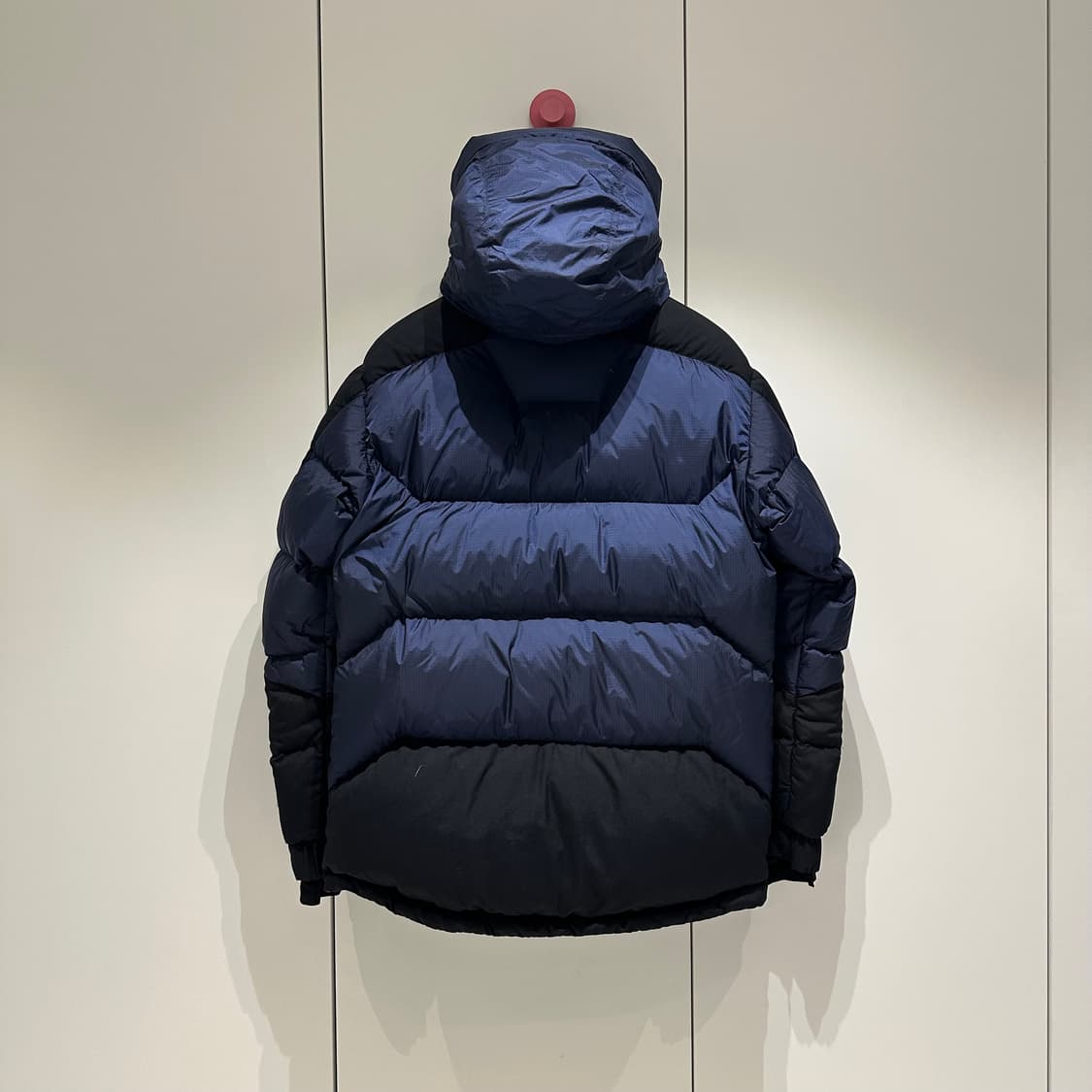 마운틴하드웨어 패딩 상품이미지2