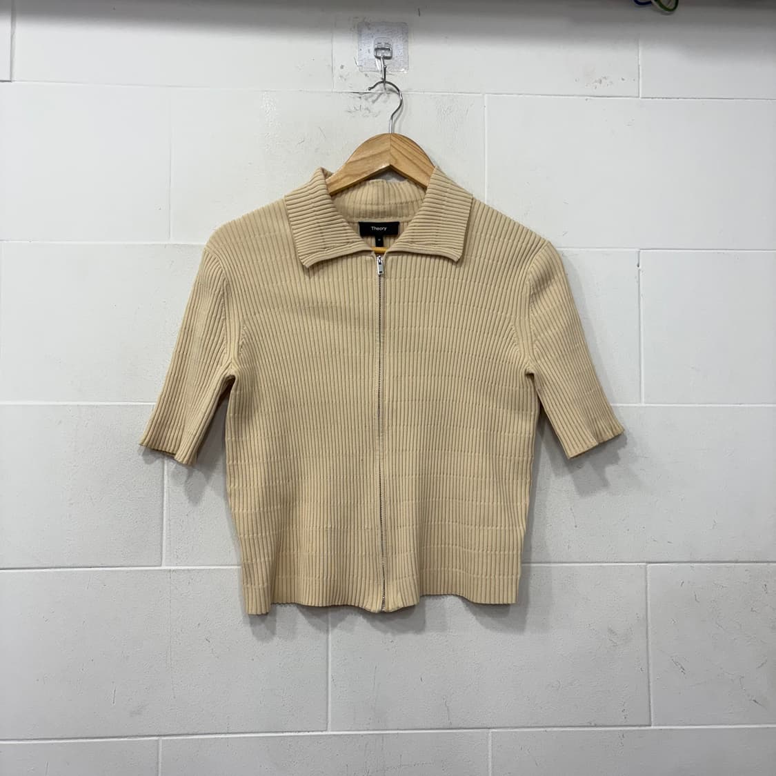 띠어리 집업 반팔 니트 상품이미지1