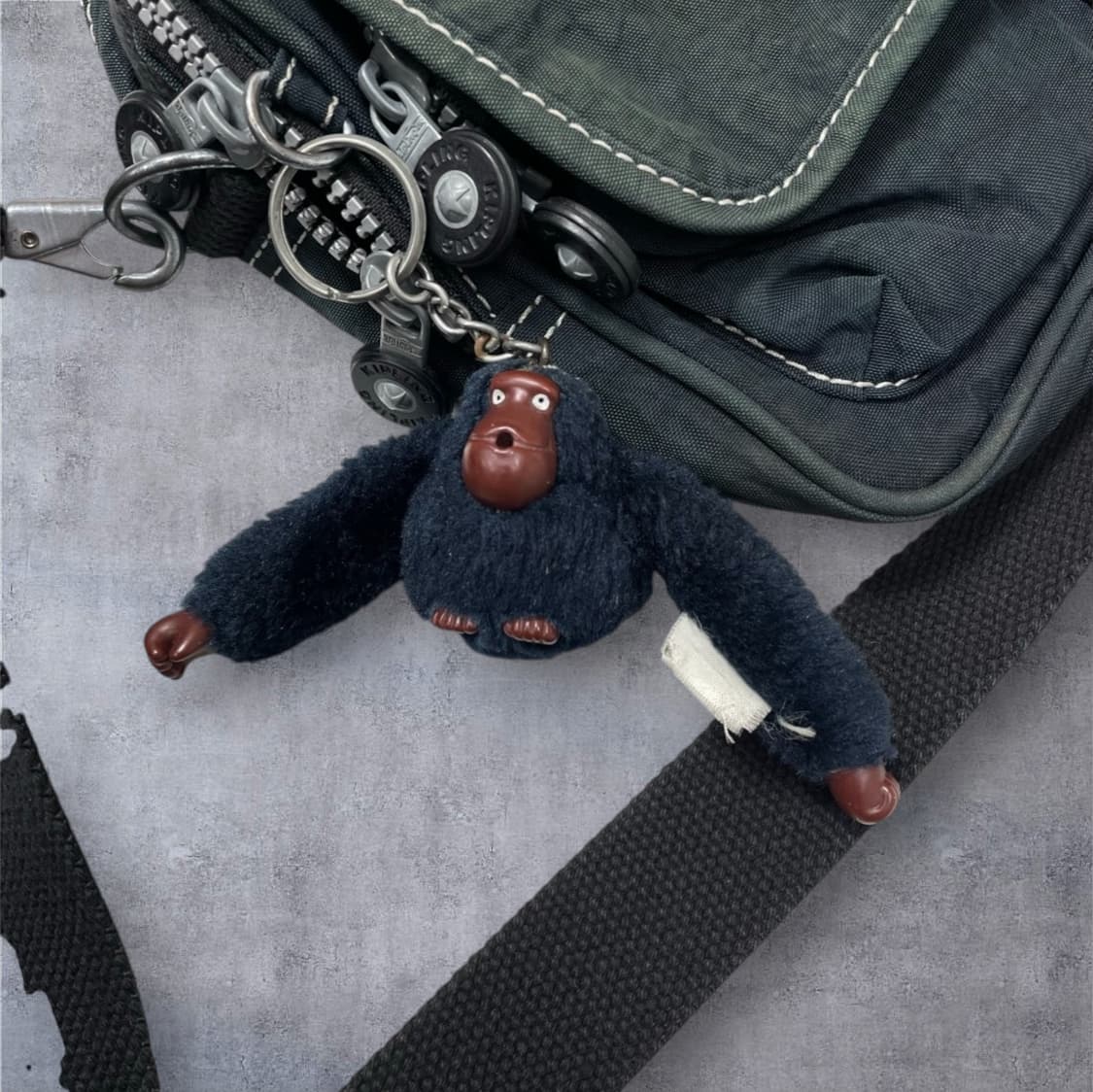 키플링 Kipling 네이비 미니 플랩 크로스백 상품이미지9