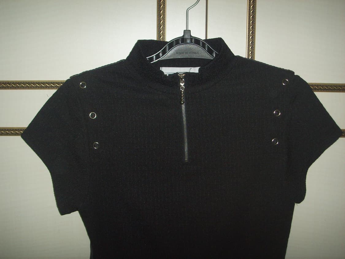 debbyupper 데비어퍼 컷아웃 하프집업 상품이미지1