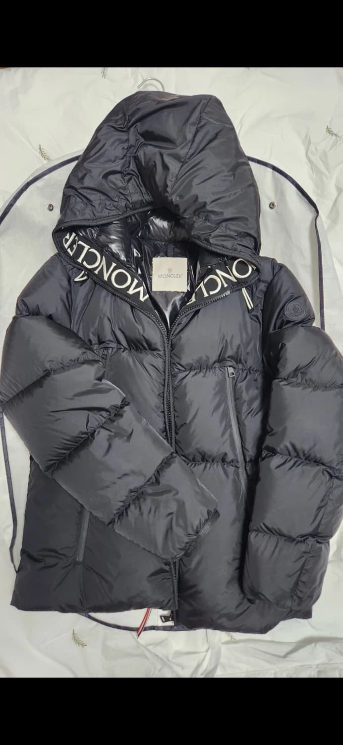 몽클레어 몽클라 2사이즈 패딩 상태 S급 상품이미지1