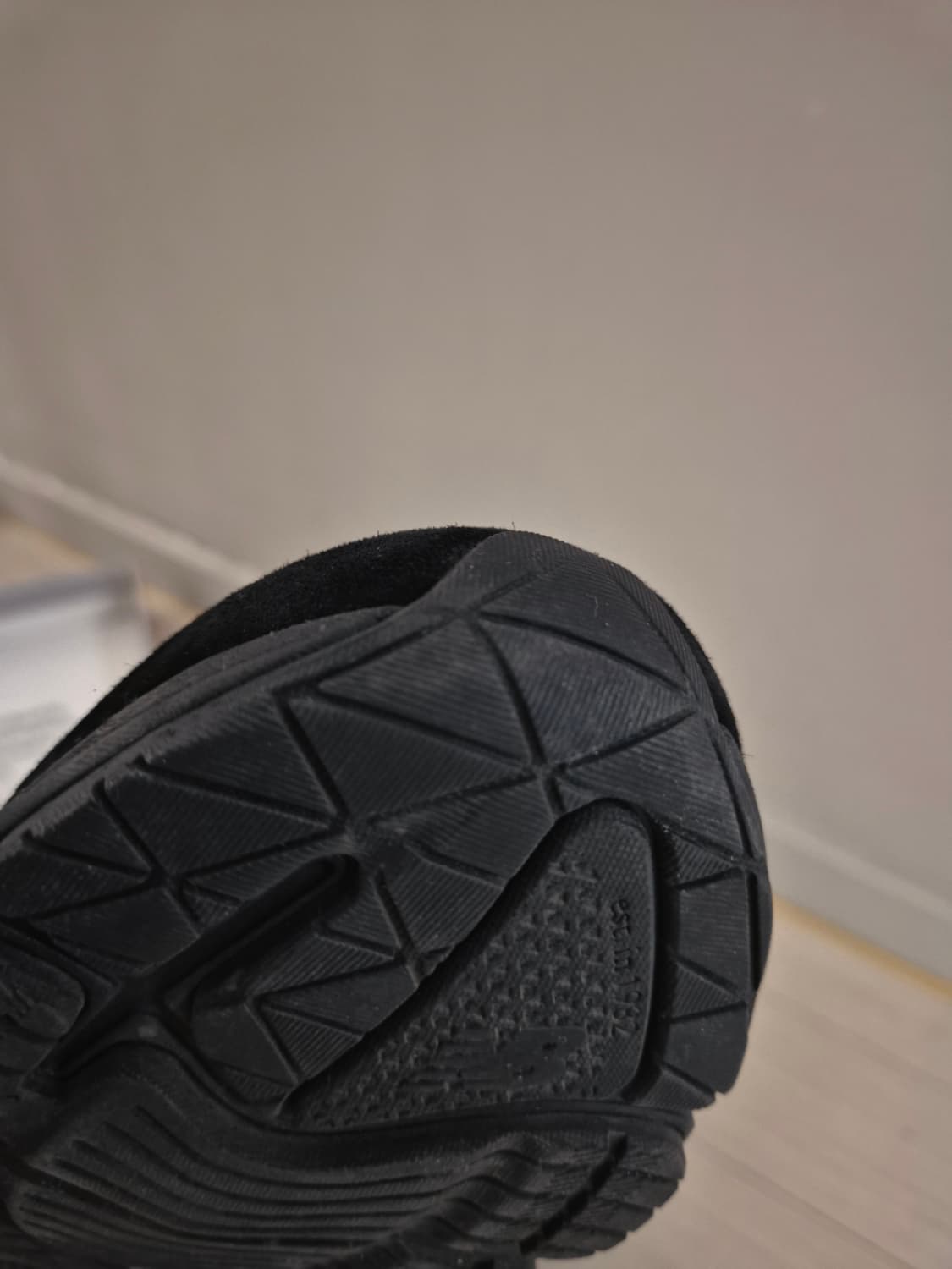 [255] 뉴발란스 990v6 트리플블랙 상품이미지6