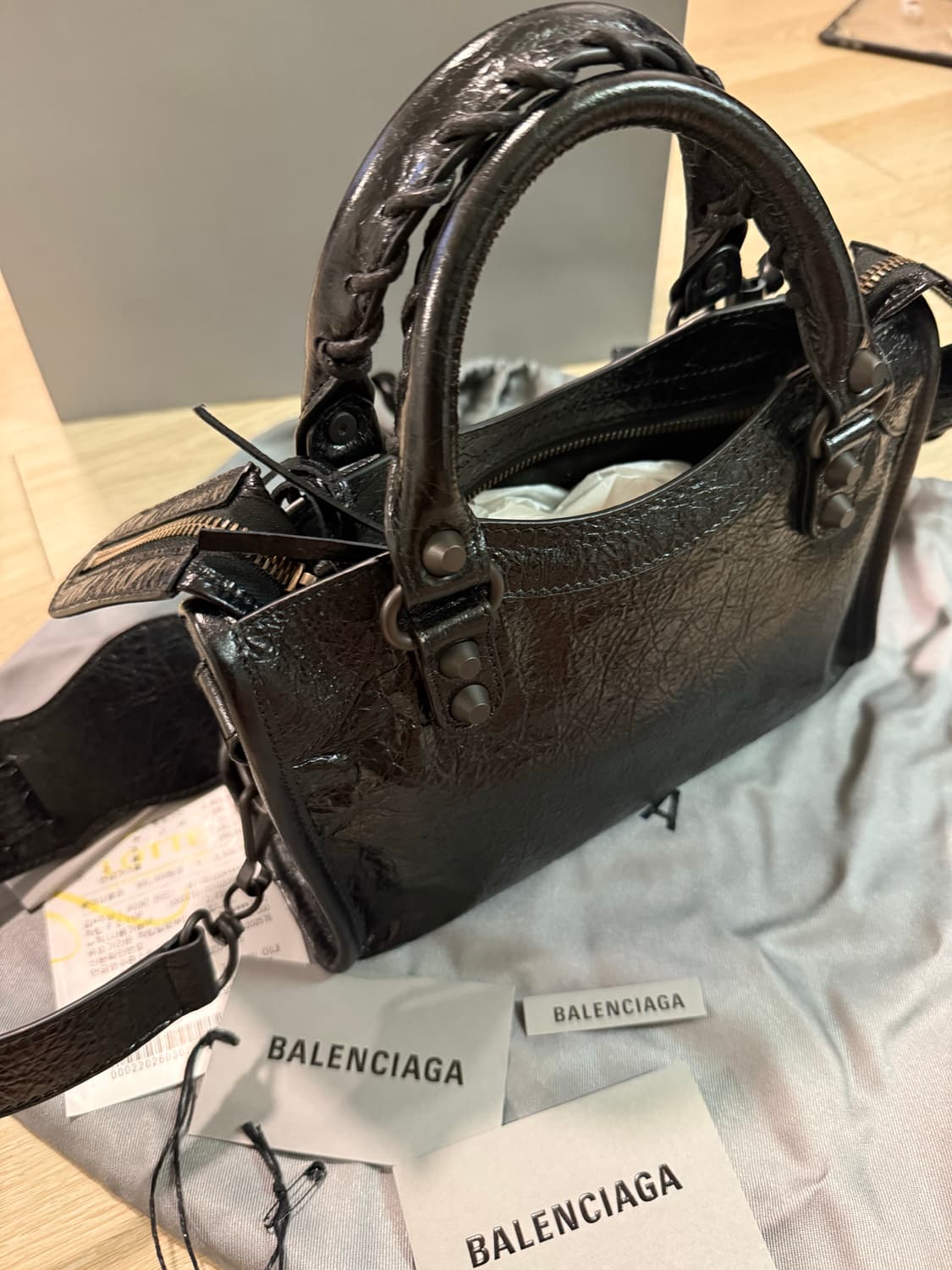 발렌시아가 르 시티 미니 블랙 브라스 상품이미지4