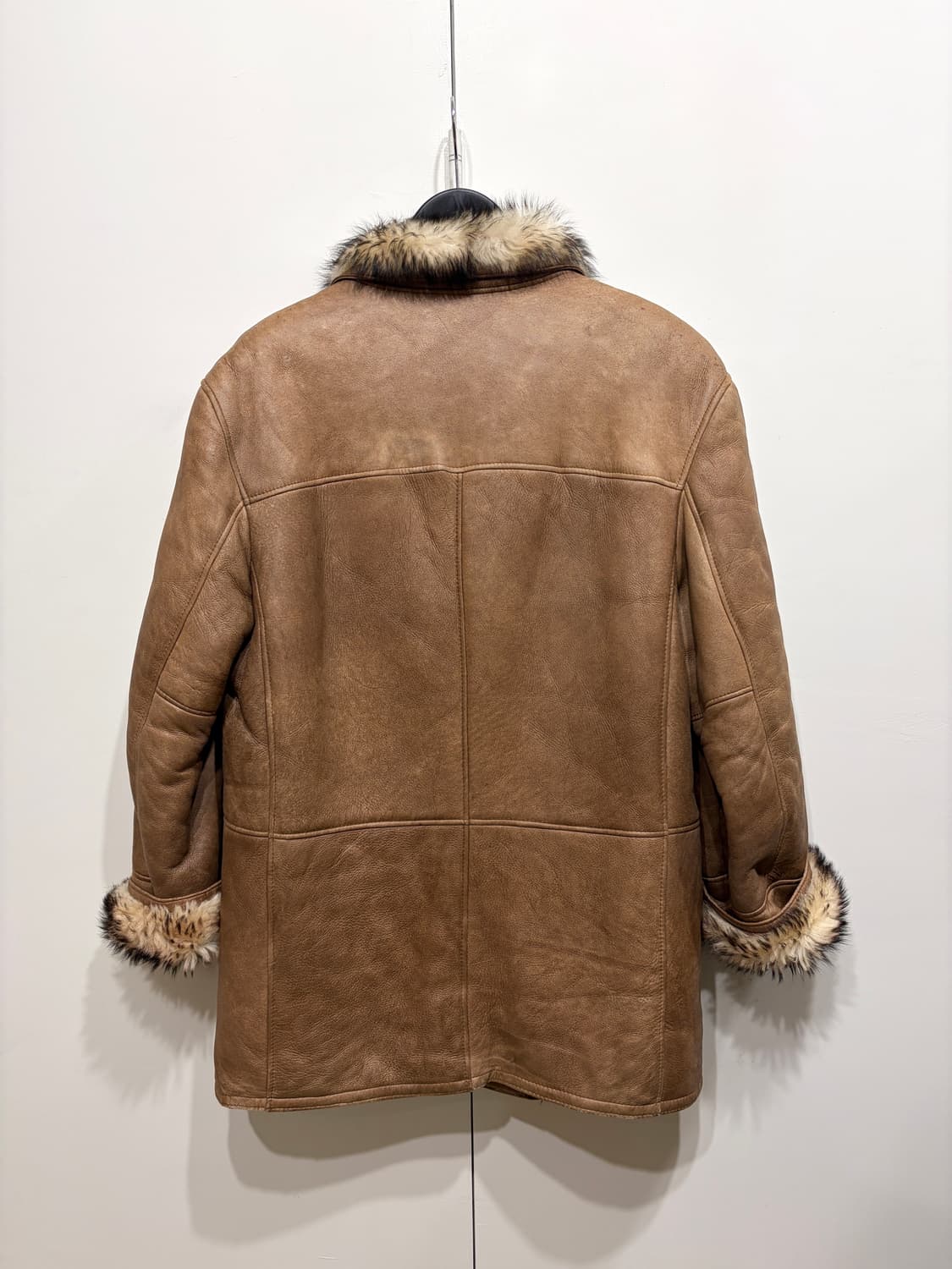 입생로랑 산양 레더 퍼 무스탕 자켓 상품이미지5