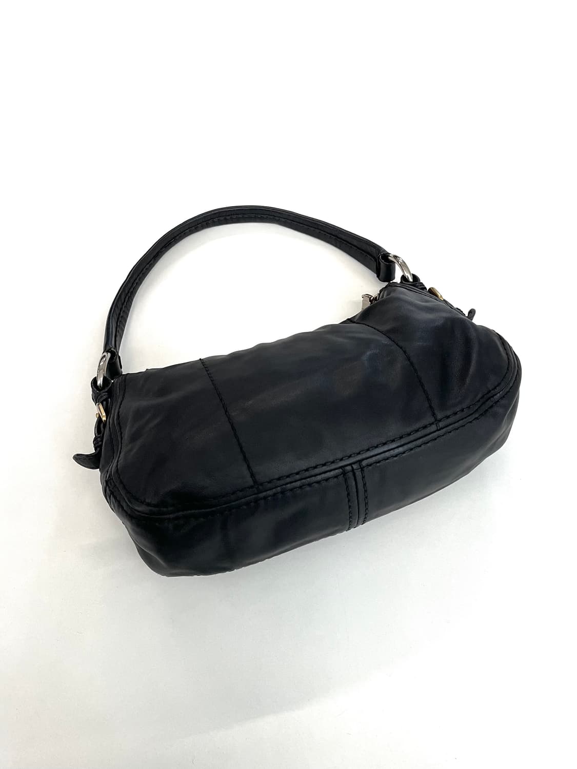 프라다 카프스킨 레더 호보백 상품이미지9