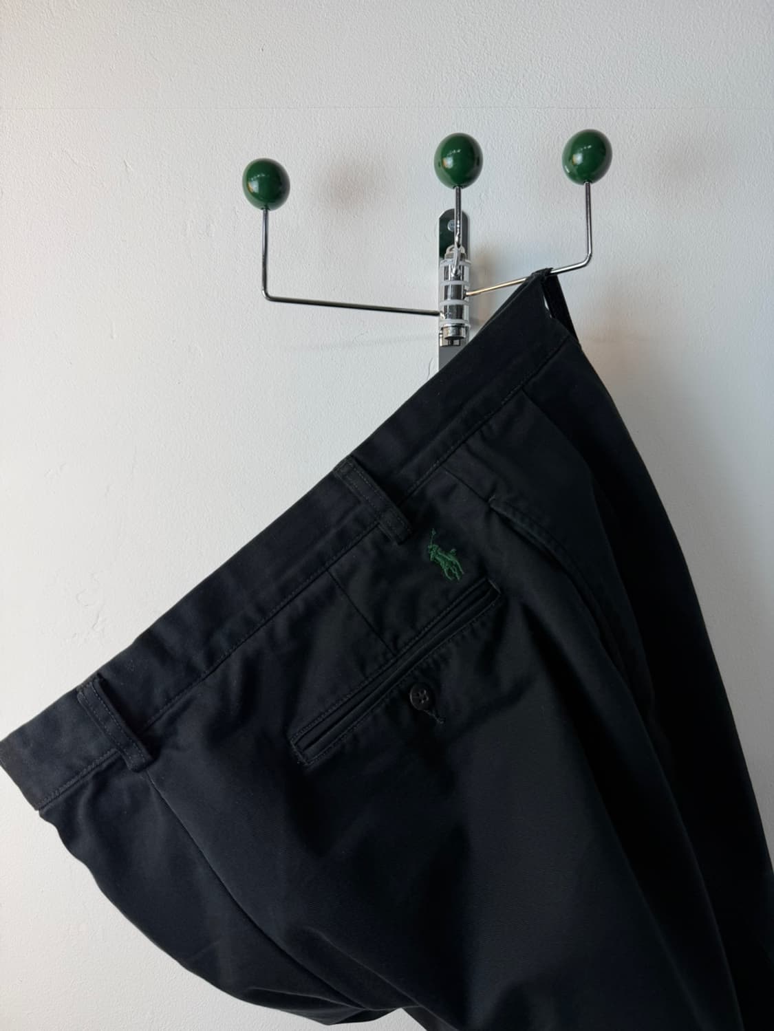 폴로 랄프로렌 투 턱 블랙 치노 팬츠  상품이미지1