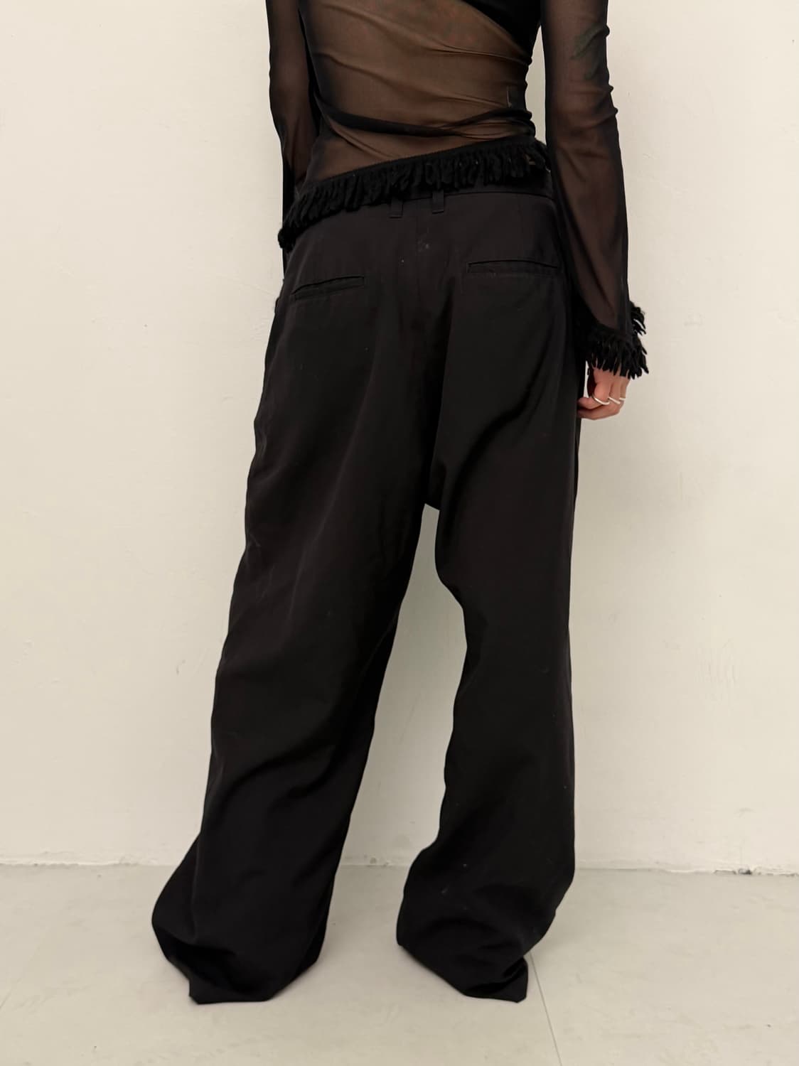 블랙 와이드 핀턱 슬랙스  상품이미지3