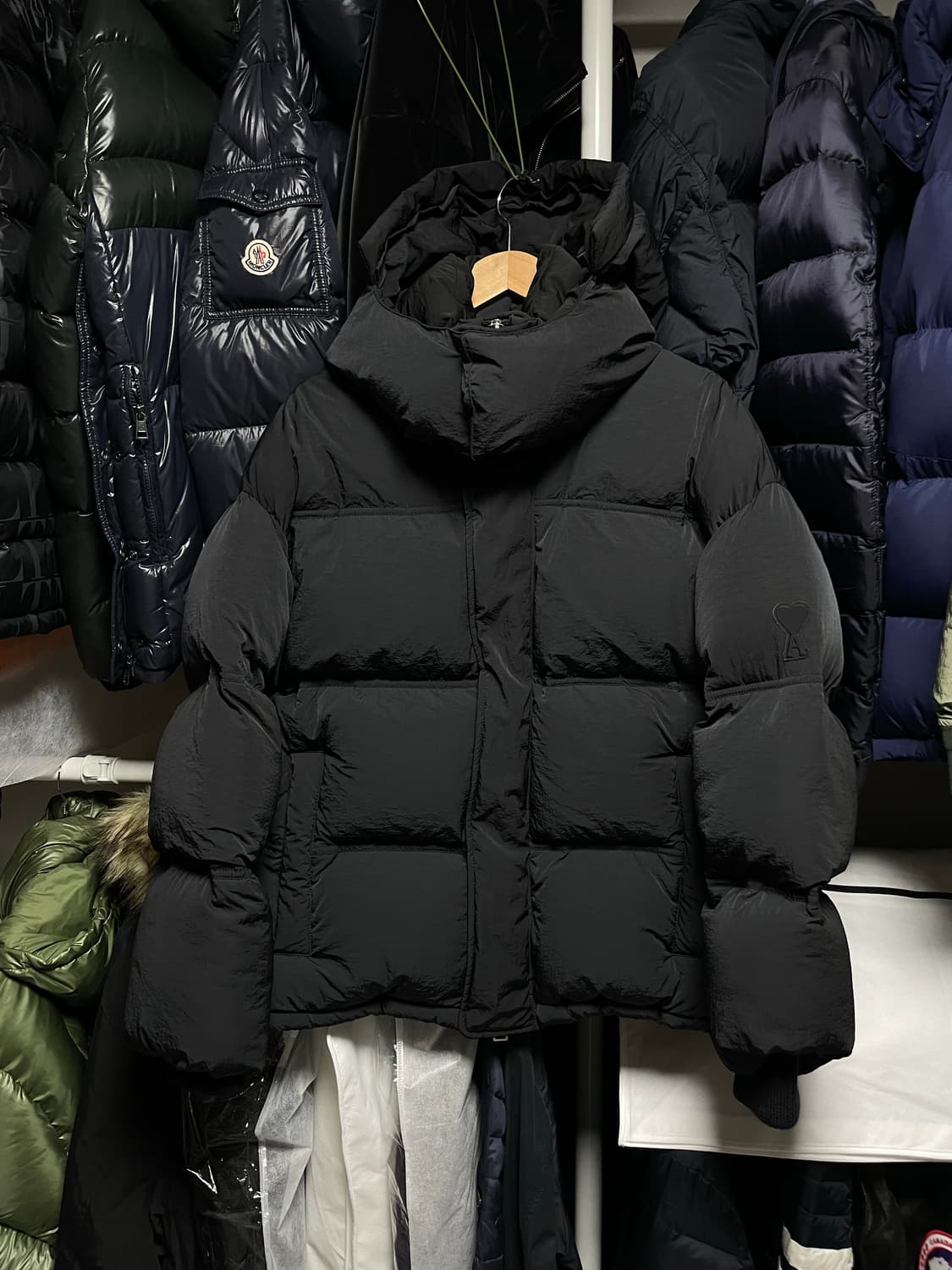 [XS사이즈] 아미 하트 로고 패치 오버핏 숏 다운 패딩자켓 상품이미지1