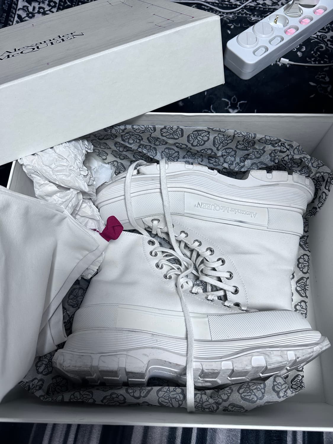 알렉산더맥퀸 트레드슬릭 하이 41size 상품이미지1