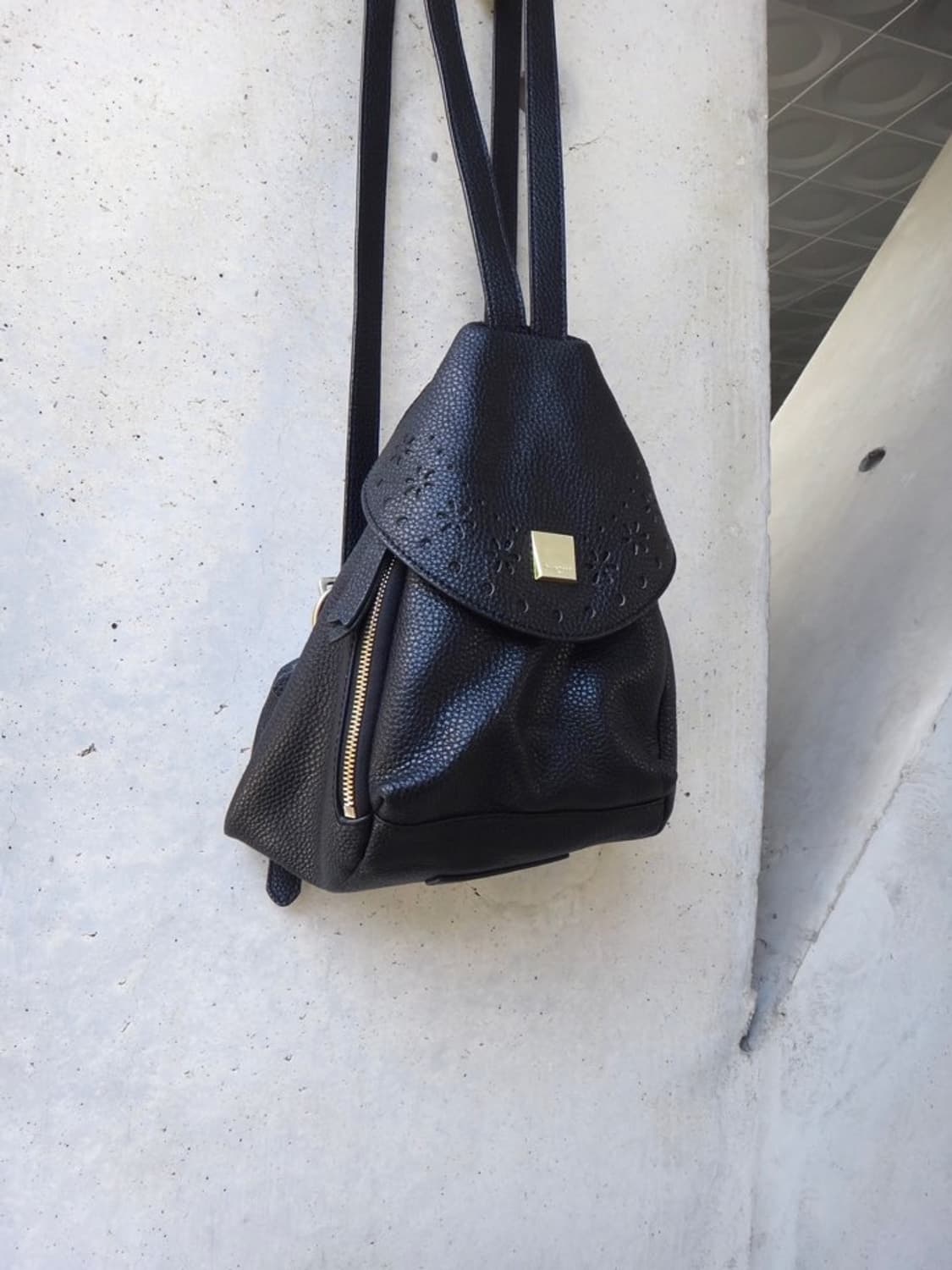 CHRISTIAN LACROIX triangle leather bag 상품이미지1