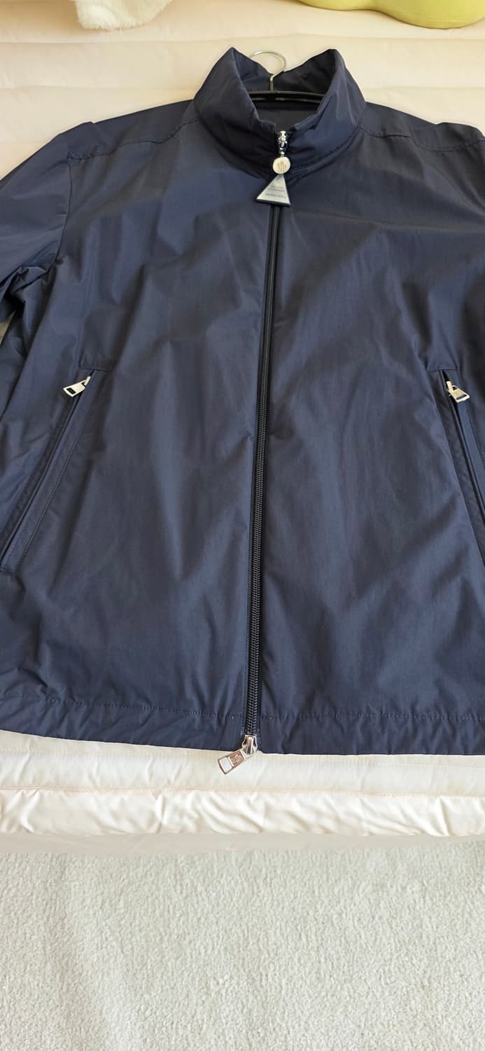 몽클레어 루이네트 자켓 3사이즈 팝니다 상품이미지2