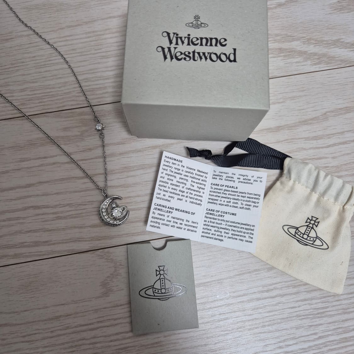 비비안웨스트우드 도리나 달 목걸이 상품이미지4