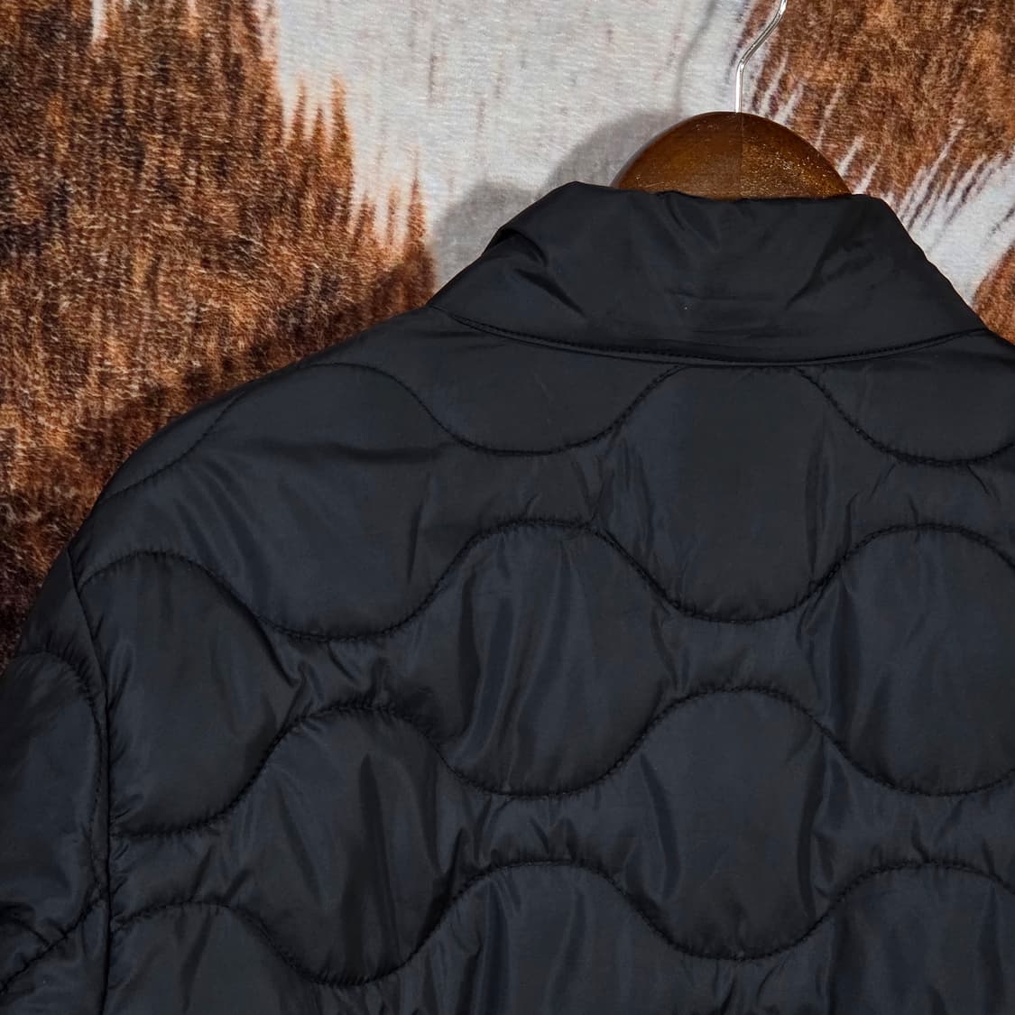 블랙 누빔 퀼팅 경량 패딩 상품이미지5