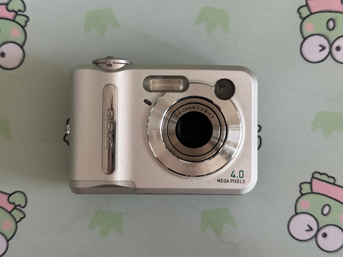 카시오 QV-R40 카메라 상품이미지1