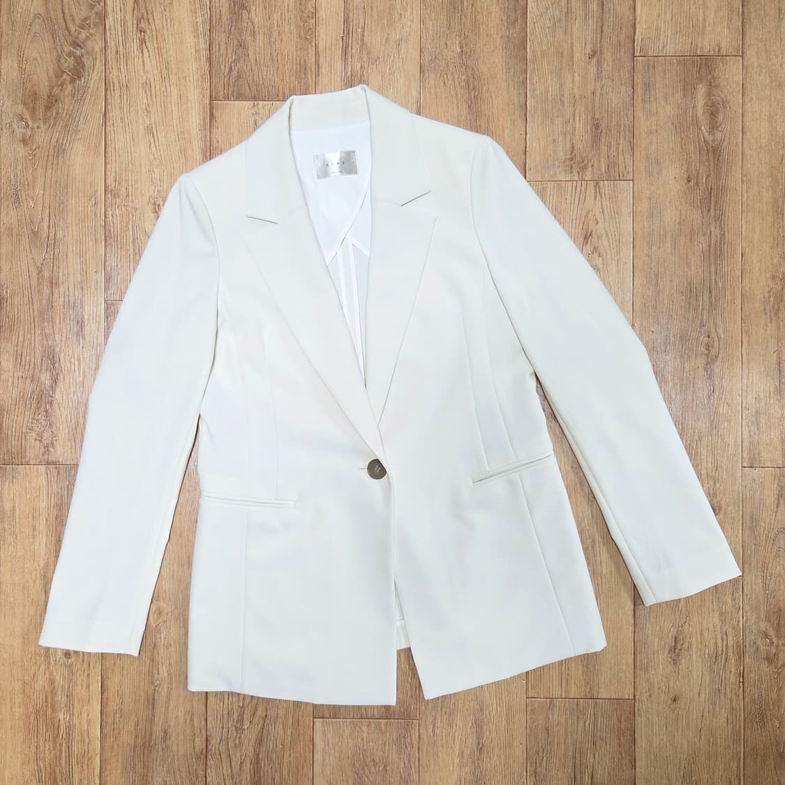 으네드레스(EUNE) 툭툭자켓 55 새상품 상품이미지5