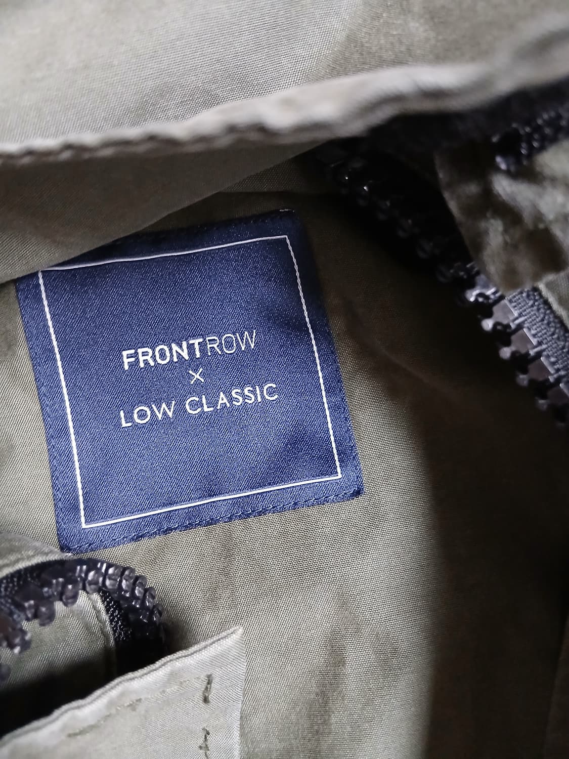 프런트로우 x 로우클래식 xs 상품이미지2