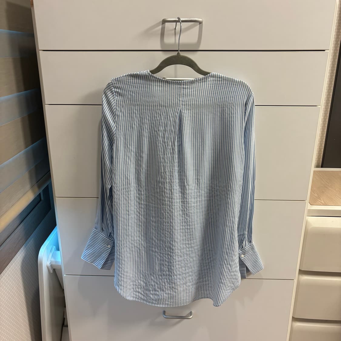 자라 베이직 스트라이프 블루 프릴 블라우스 상품이미지5
