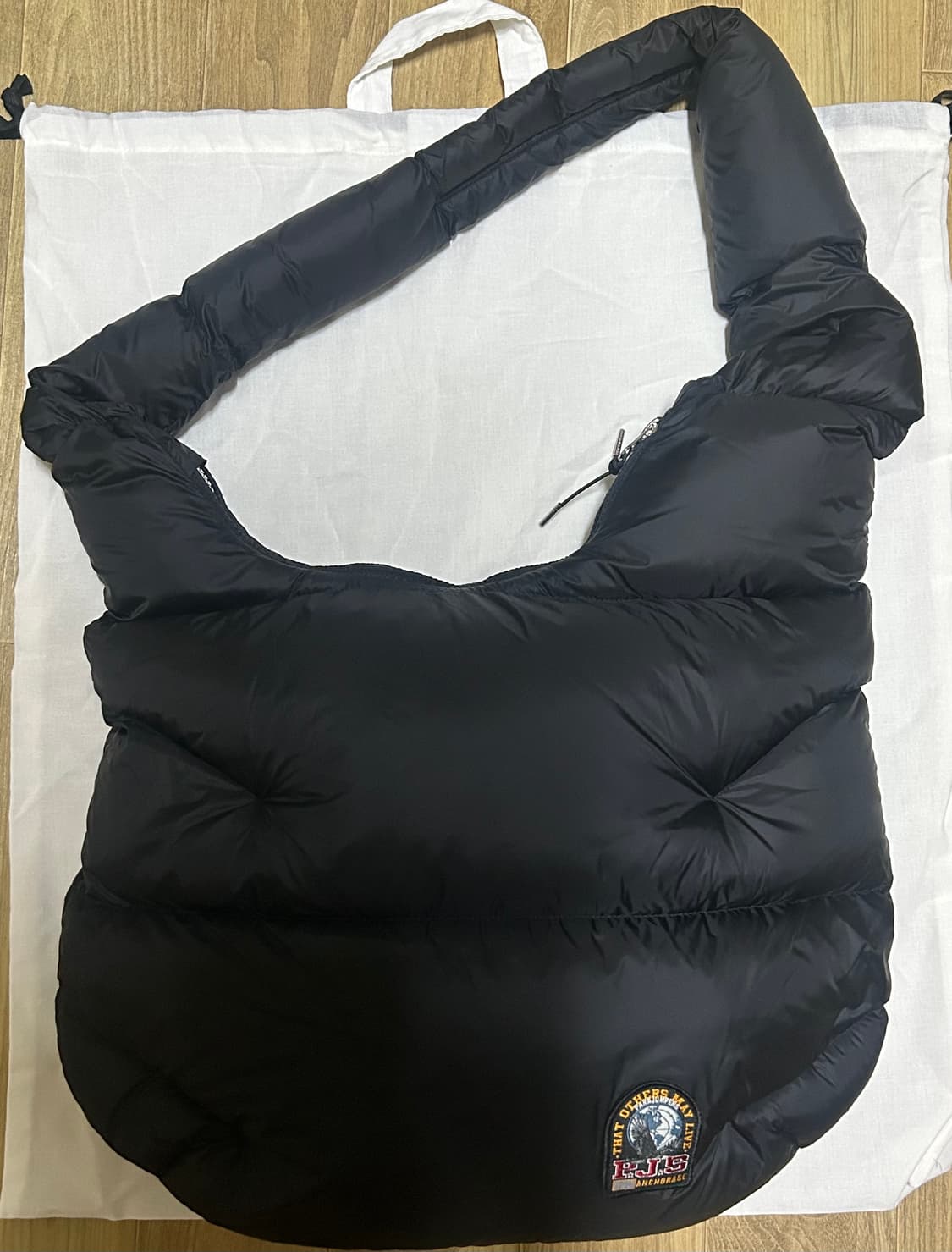 파라점퍼스 패딩 크로스백 상품이미지2