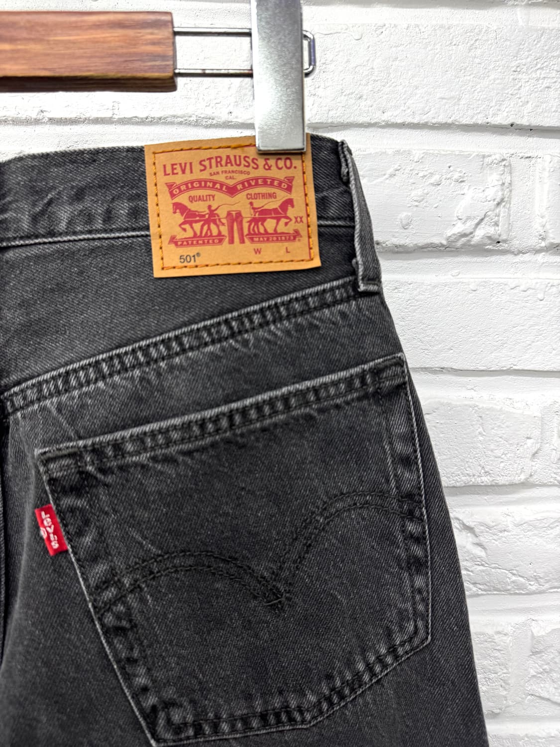 리바이스501 흑청데님팬츠 상품이미지1