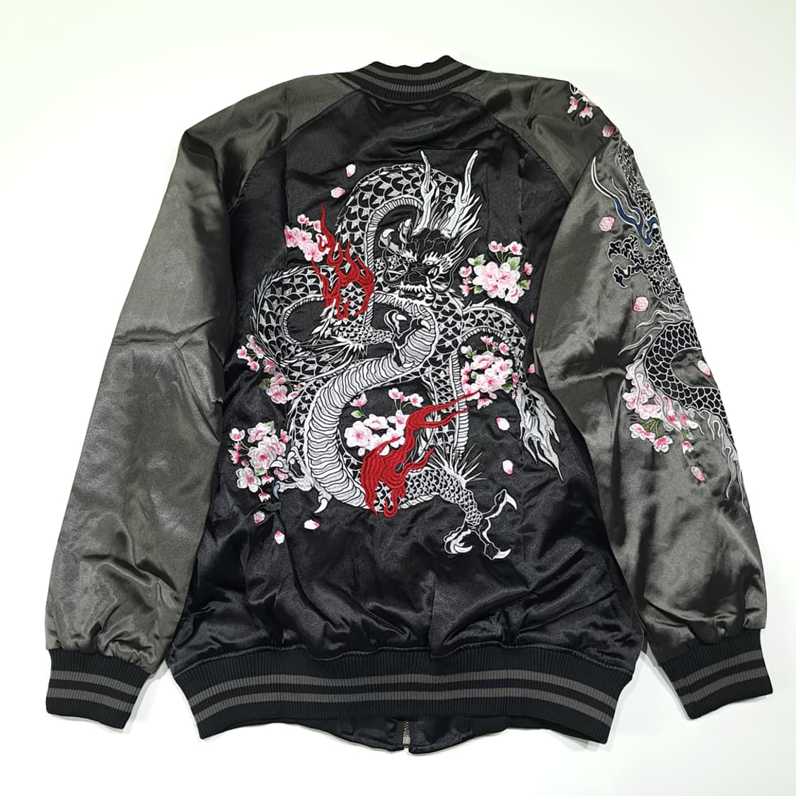 CL934 [새상품] XL ROGUE 00s 새틴 블랙드래곤자수 스카잔 상품이미지5