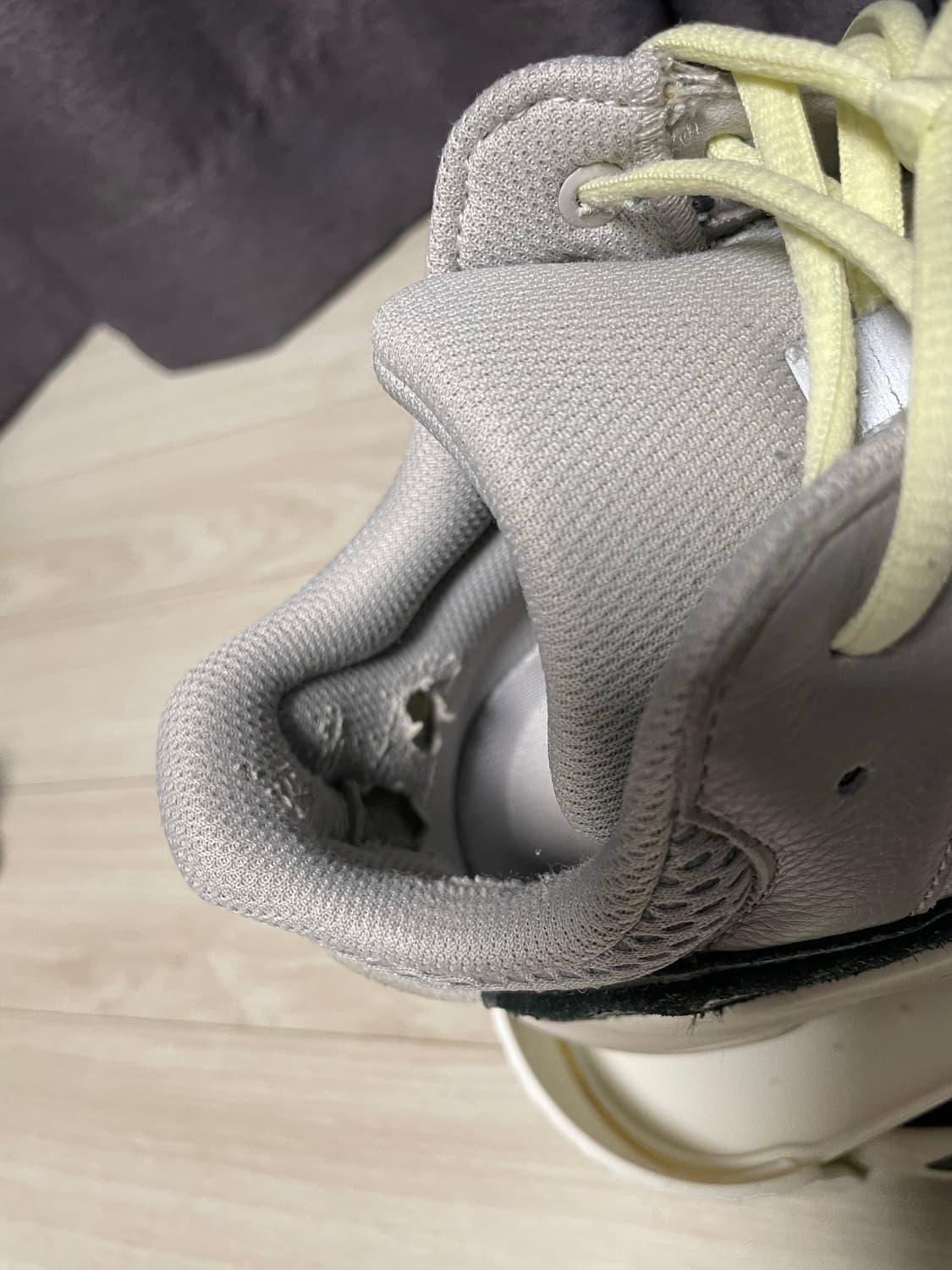 아디다스 이지부스트 700 웨이브러너 270 상품이미지2