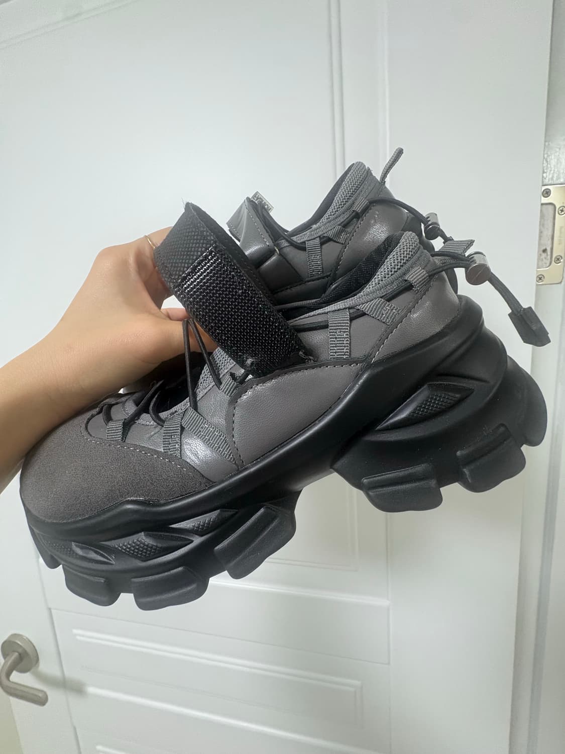 Woman sneakers 상품이미지1