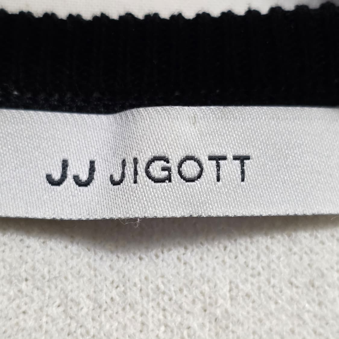 0795 [jj jigott]배색 리본 하트 버튼 풀 오버 니트55-66 상품이미지6