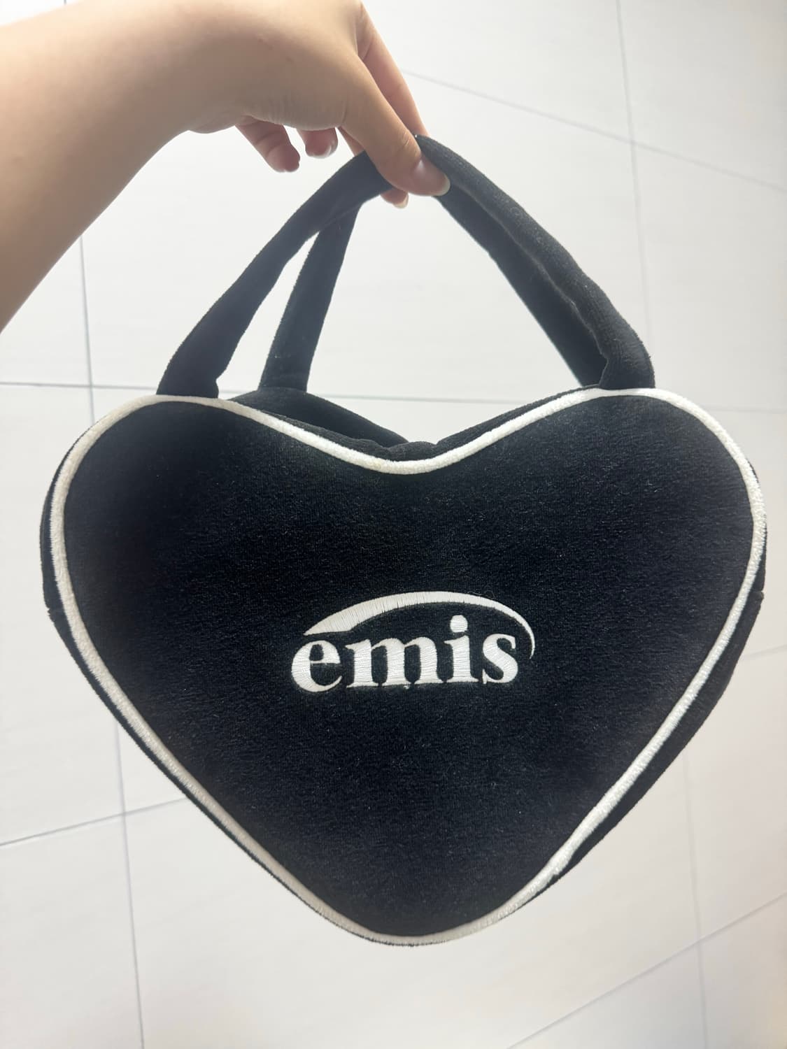 emis 하트 토트백 블랙 상품이미지1