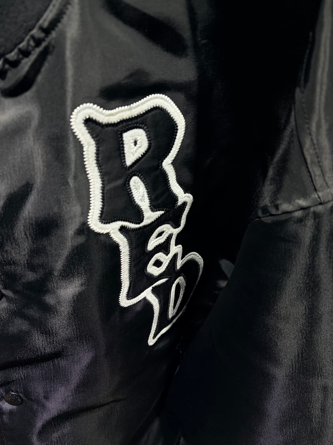 L 트루릴리전 RED 스티치 글로시 바시티 상품이미지5