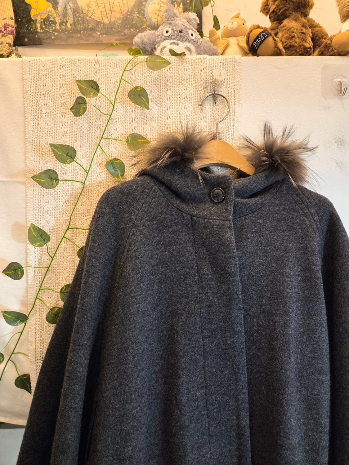 차콜 케이프 울 코트 상품이미지2