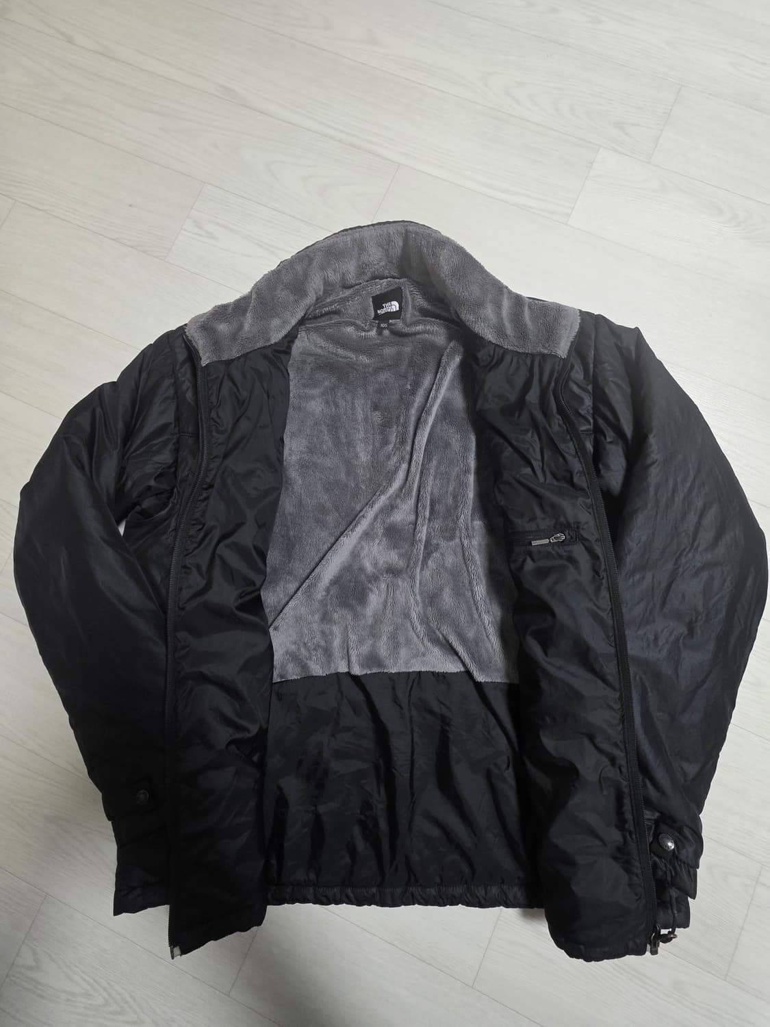 노스페이스 블랙 경량 패딩 자켓 105사이즈 상품이미지2