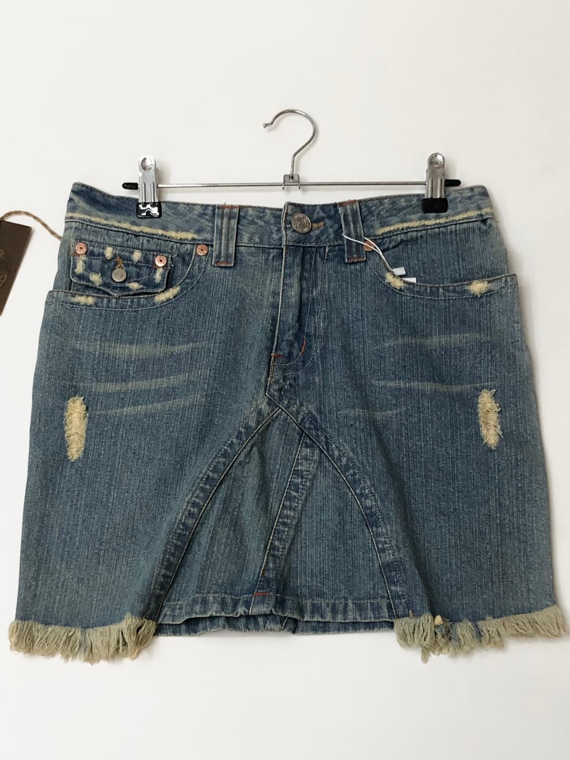 True Religion 트루릴리전 데님 조이 디스트레스 미디 스커트 상품이미지2