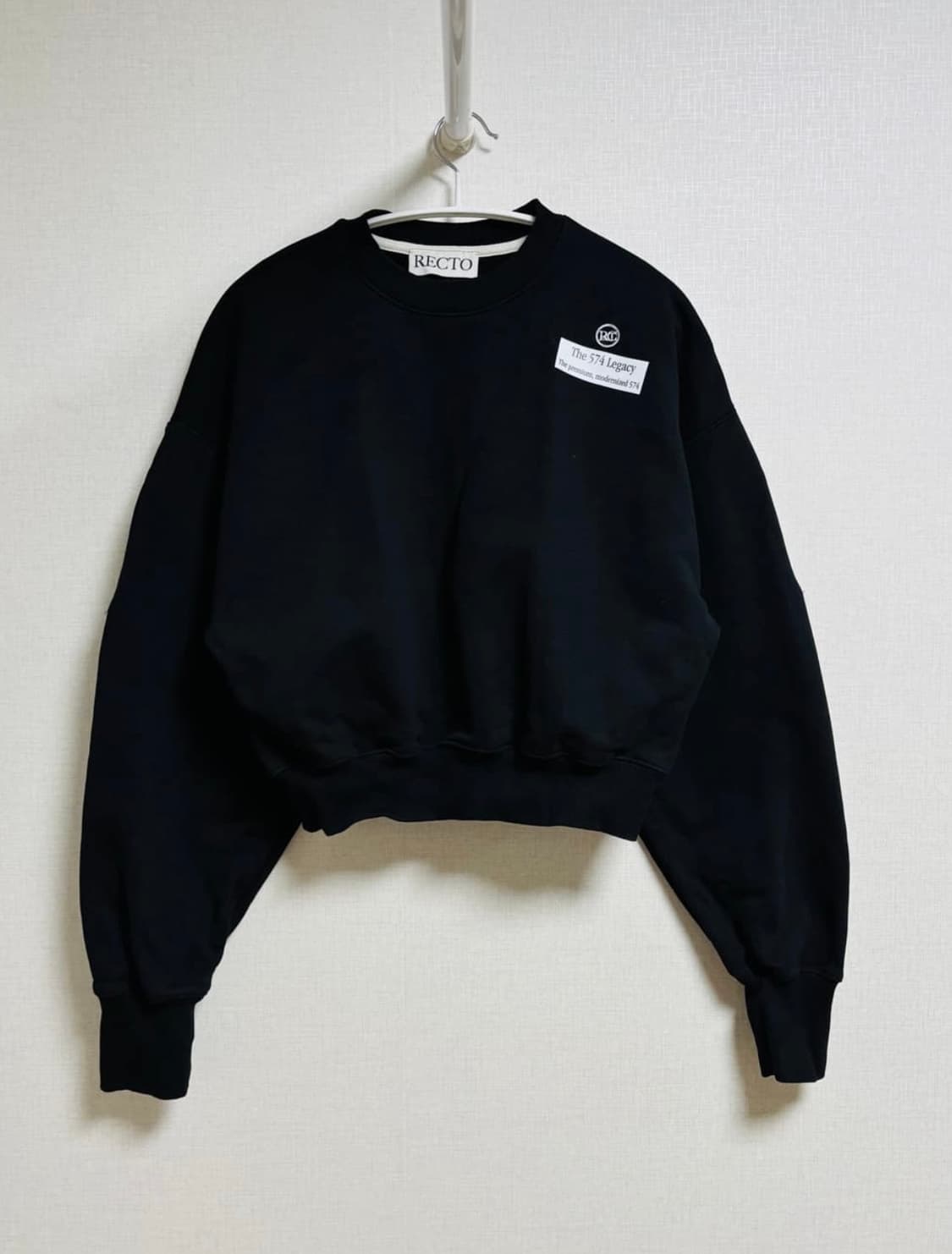 렉토 크롭 맨투맨 상품이미지1