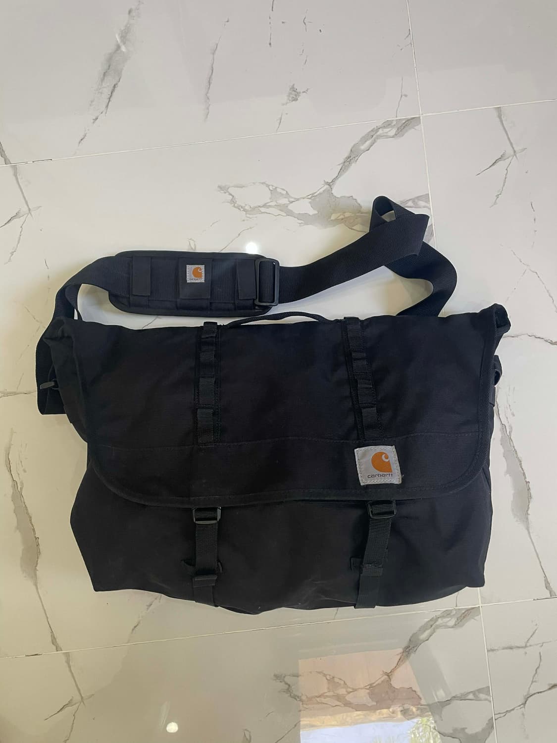 칼하트 카고 시리즈 메신저백 블랙 상품이미지2