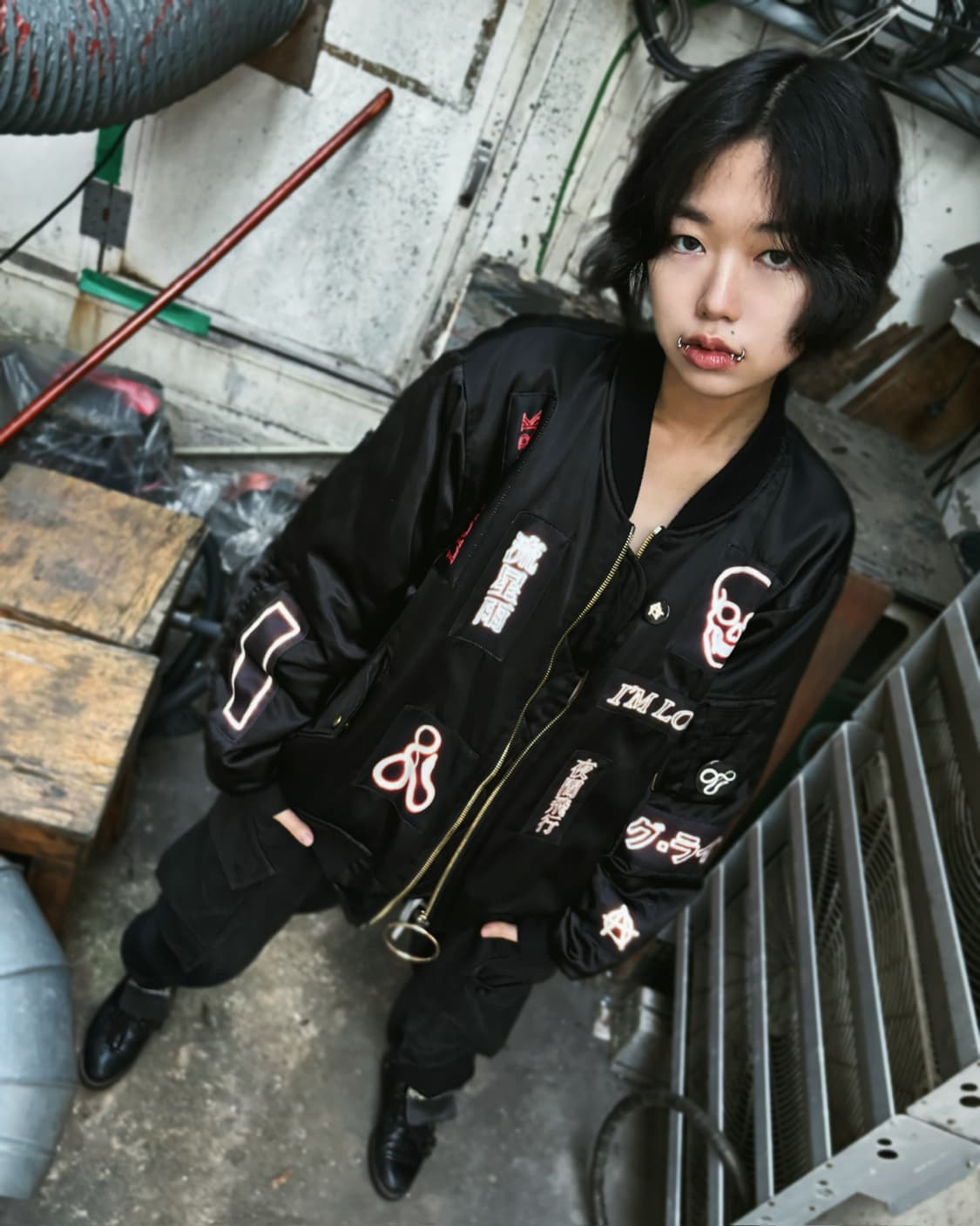 혜인 서 15fw 패치 디테일 봄버 자켓 상품이미지2