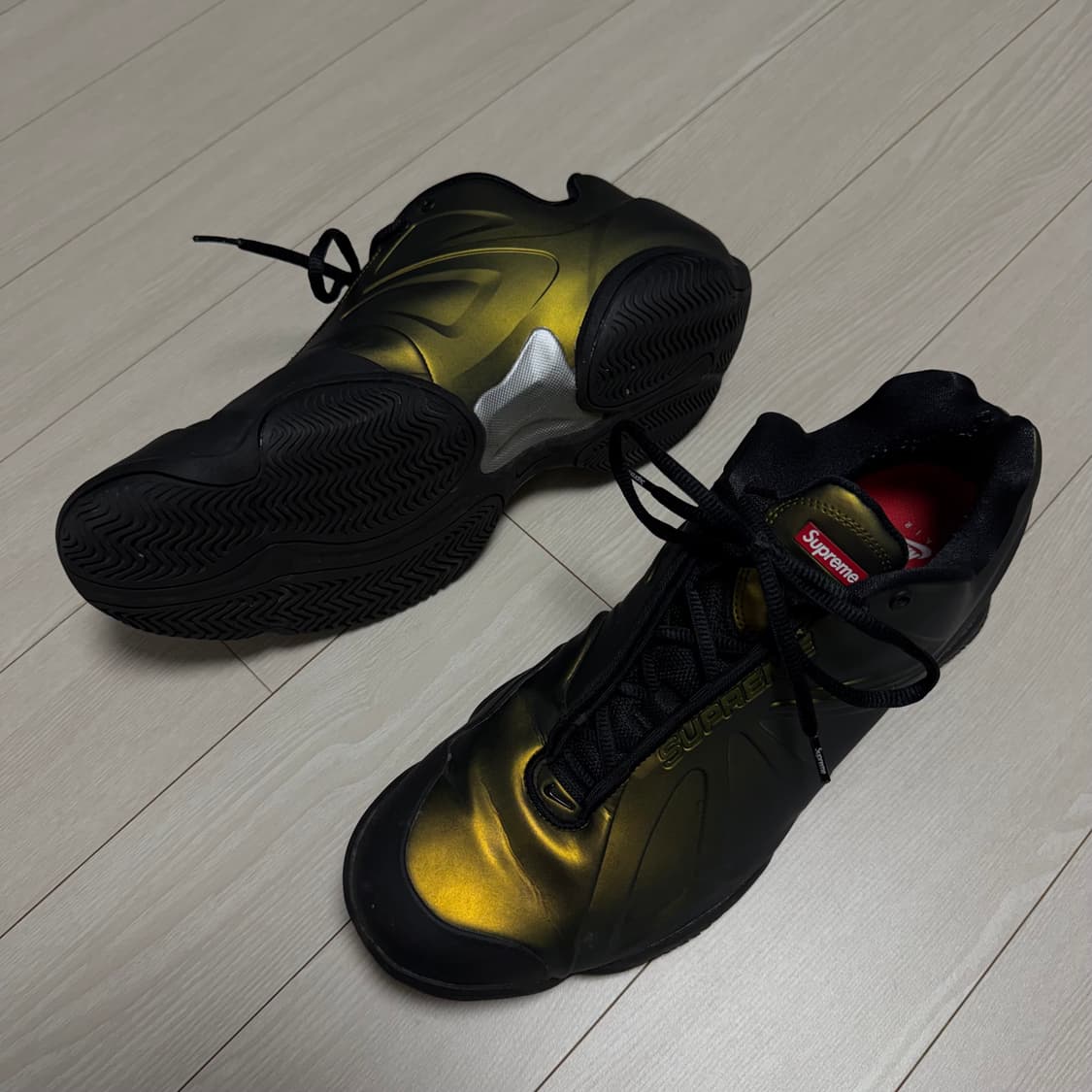 나이키 x 슈프림 에어 줌 코트포짓 SP 메탈릭 골드 블랙 300사이즈 상품이미지2