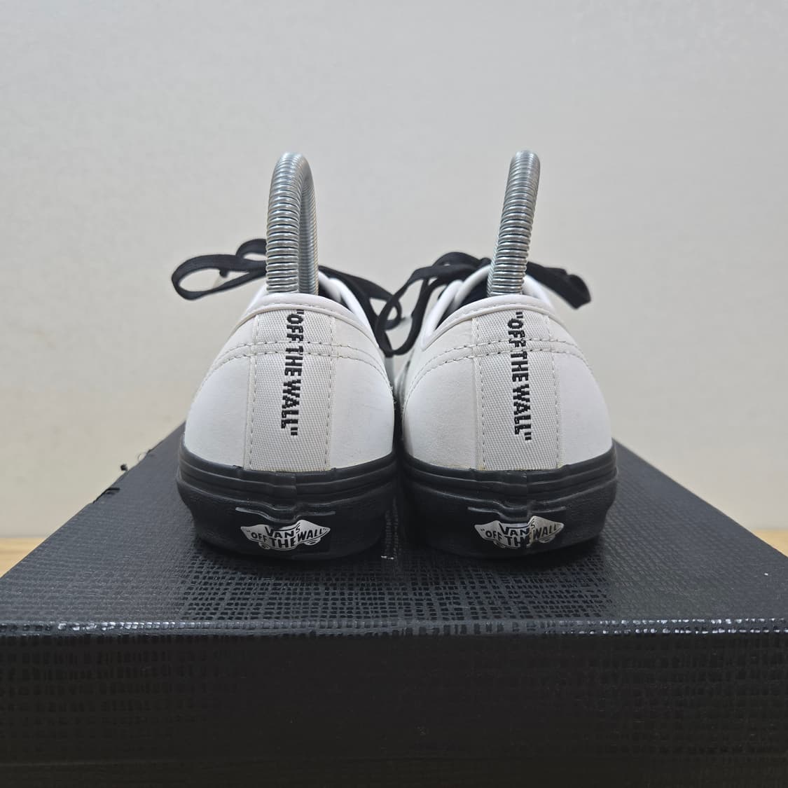 235 반스 어센틱 검솔 화이트 블랙 상품이미지4