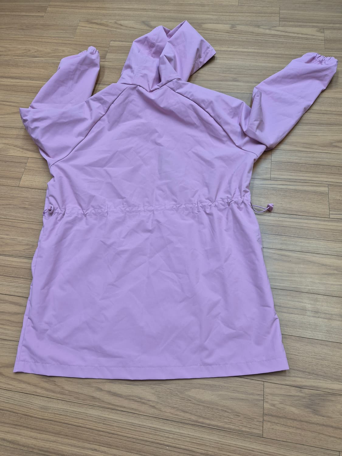 젝시믹스 핑크색 바람막이 M사이즈 판매합니다. 100% 폴리에스터 소재로 상품이미지2